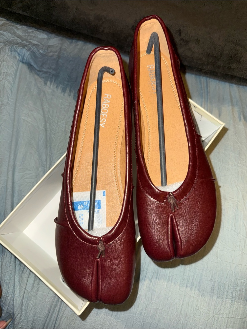 Rabosey Women's Burgundy Split-Toe Ballet Flats